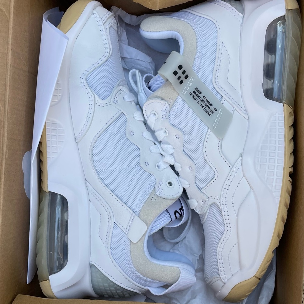 Women’s Jordan MA2 White Gum NEW IN BOX